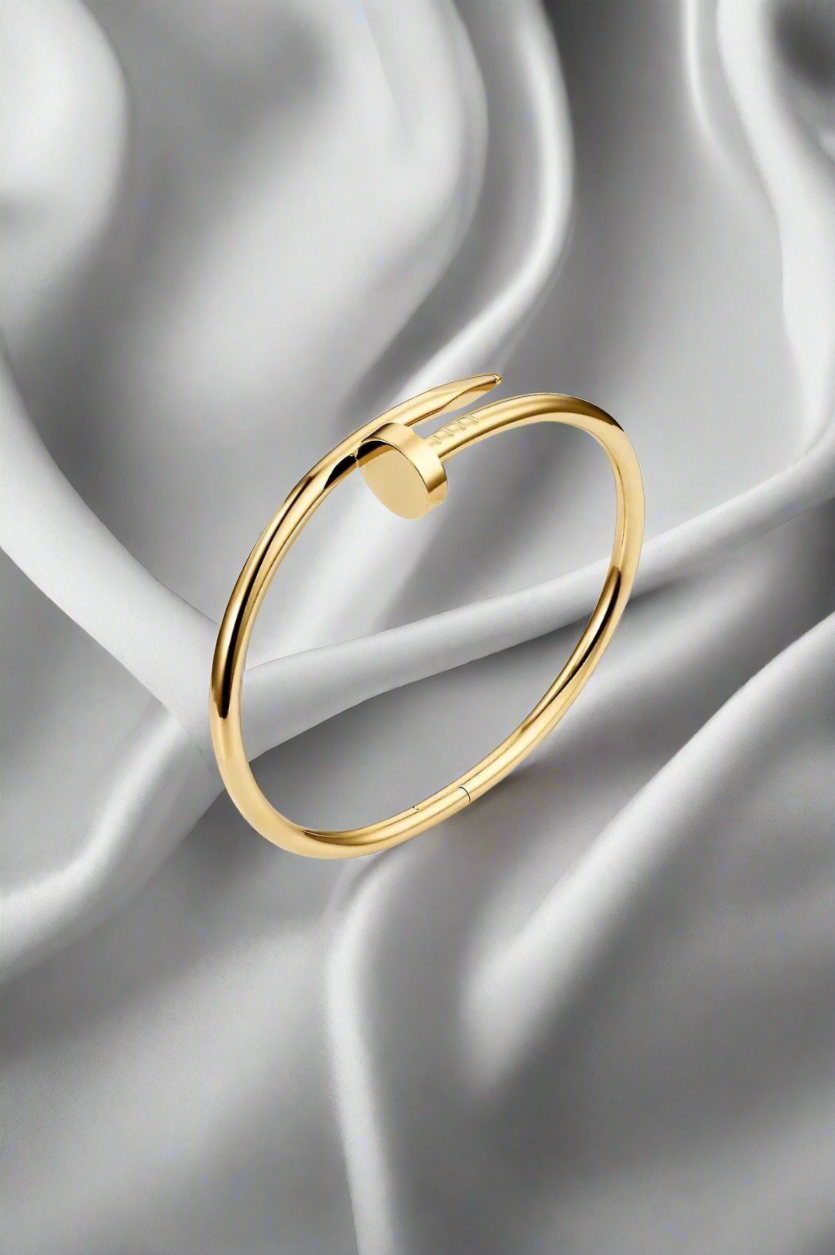 Contemporary Nail Bangle 2.0 in Gold