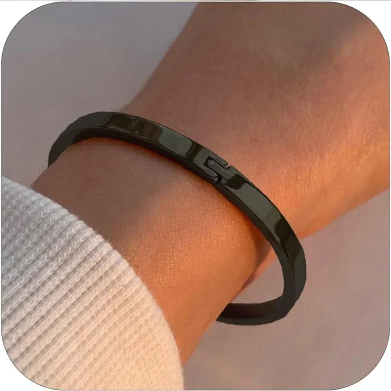 Unisex 18K Gold Plated Oval Bangle