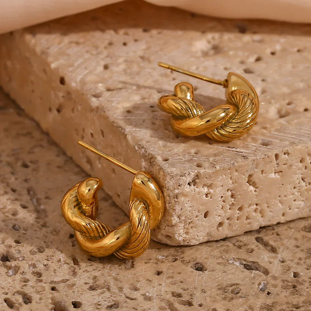 Bella Twist Hoop Earrings | 18K Gold Plated