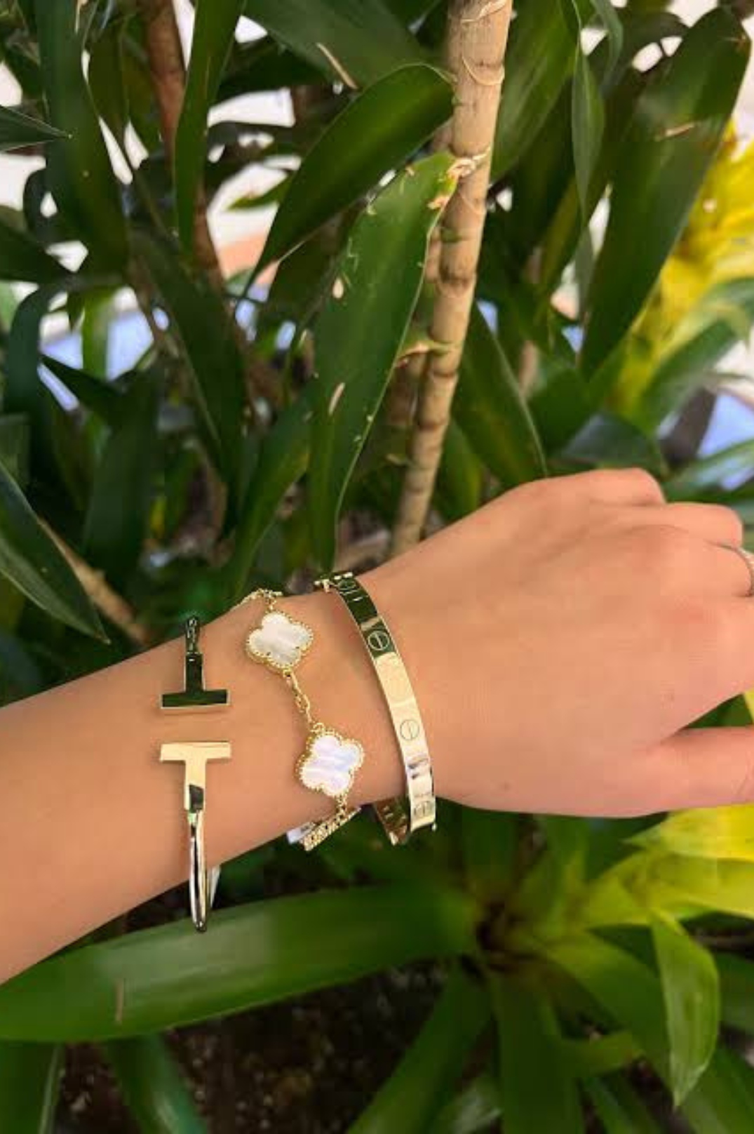 White Pearl and Gold Bracelet